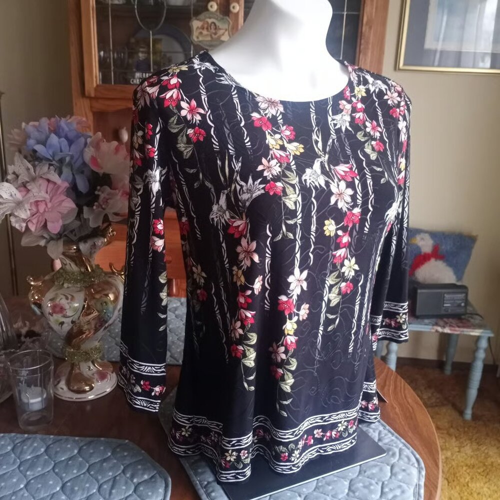JM Collection Top - Picture 2 of 6
